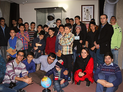 حضور ایتام خانه نوباوگان مظفری در مرکز علوم و ستاره شناسی تهران
