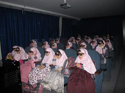 بازدید دانش آموزان مدرسه ابتدایی پژوهشگران از مرکز علوم و ستاره شناسی تهران