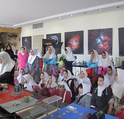 284نفر از دانش آموزان مناطق 1،2،4 و11از مرکز علوم و ستاره شناسی تهران بازدید کردند