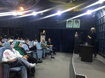 یکصدمین نشست ماهانه باشگاه نجوم با عنوان «بارش شهابی برساوشی» همراه با پرسش و پاسخ علمی در تالار کهکشان مرکز علوم برگزار شد