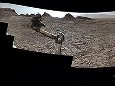 تصویر 360 درجه ای کاوشگر کنجکاوی بهرام ناسا تپه موری را نشان می دهد.