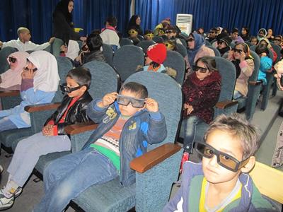کودکان کار به مرکز علوم و ستاره شناسی تهران آمدند.