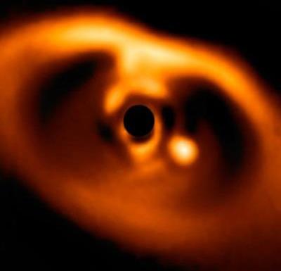 برای نخستین بار تصویری از یک سیاره تازه متولد شده ثبت شد