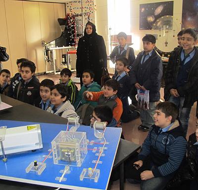 دانش آموزان مناطق 2و 5تهران  از مرکز علوم و ستاره شناسی تهران بازدید کردند