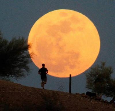 شنبه 19 آبان،  ماه در حضیض خورشیدی